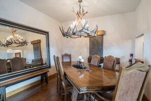 Townhome, 4 Bedrooms | Private kitchen | Fridge, oven, coffee/tea maker, toaster