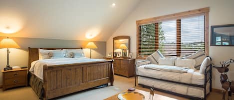 Townhome, 4 Bedrooms | 4 bilik tidur, ruang kerja komputer riba, Wi-fi percuma