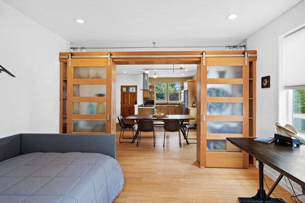 House, 3 Bedrooms | Living room