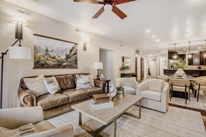 Condo, 3 Bedrooms | Living area