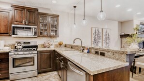 Condo, 3 Bedrooms | Private kitchen | Coffee/tea maker, fridge, oven, toaster