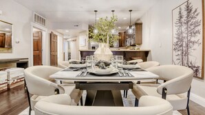 Condo, 3 Bedrooms | Dining
