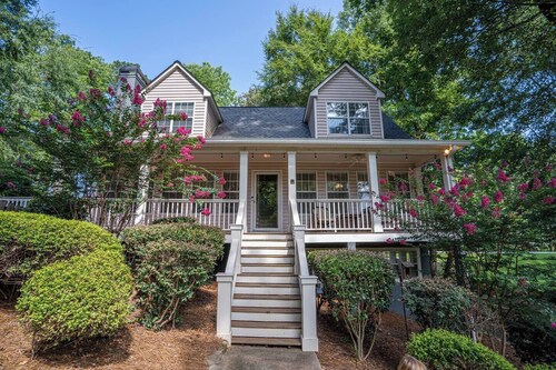 Lakefront Home: Game Room & Dock