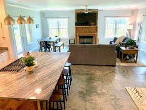 Smart TV, fireplace, DVD player, books