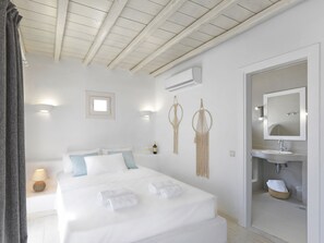 4 bedrooms, in-room safe, iron/ironing board, free WiFi