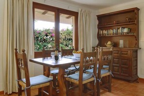 Dining - Villa Magdalena, Traditional villa with pool near Pollensa (Pollença)