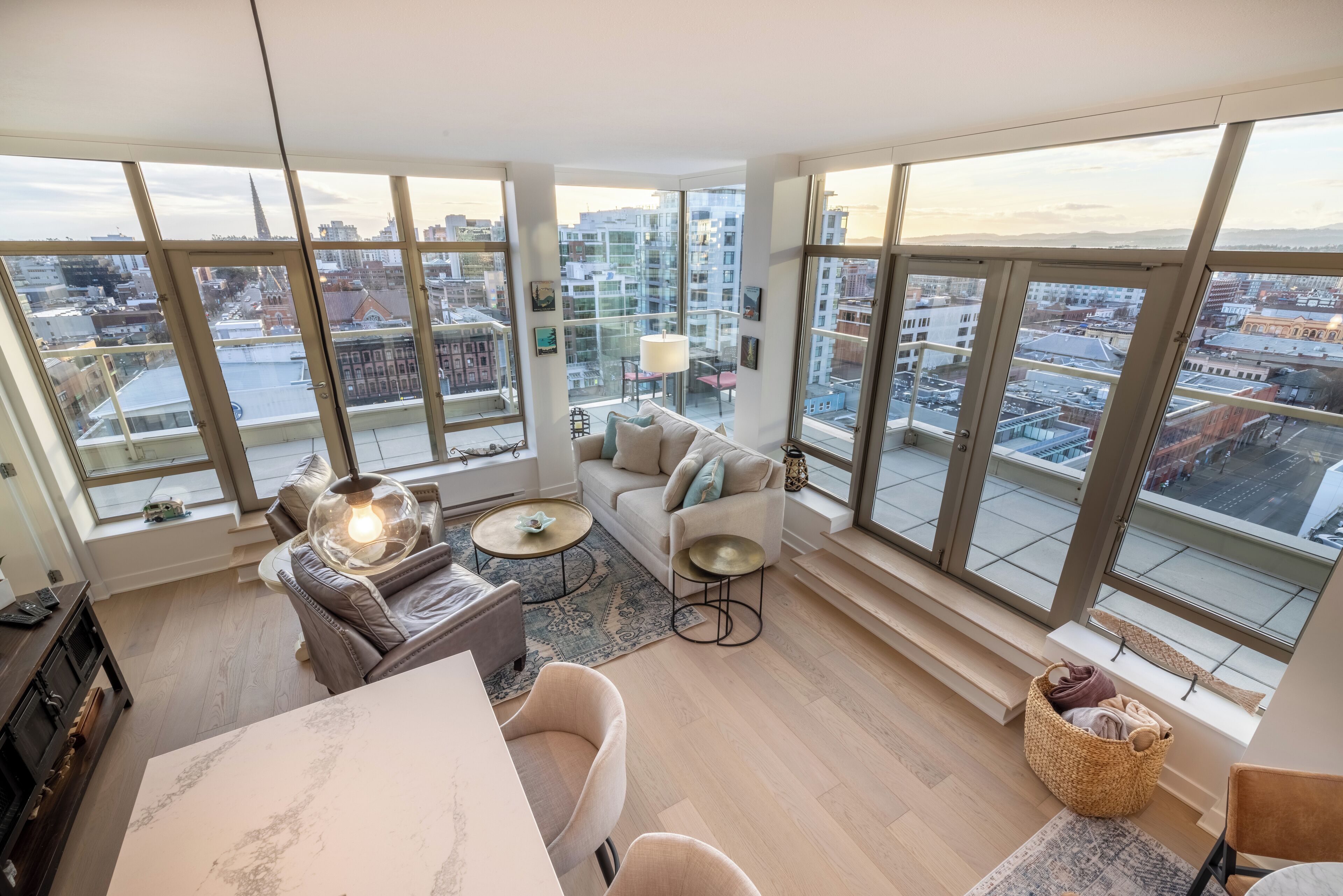 Télévision, lecteur de DVD, médiathèque