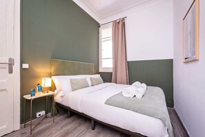 4 bedrooms, desk, iron/ironing board, free WiFi