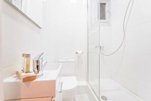 ヘアドライヤー、タオル