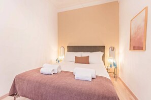 4 Schlafzimmer, Schreibtisch, Bügeleisen/Bügelbrett, kostenloses WLAN