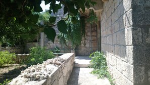 Exterior - Apartment and Room Silvana (Lumbarda)