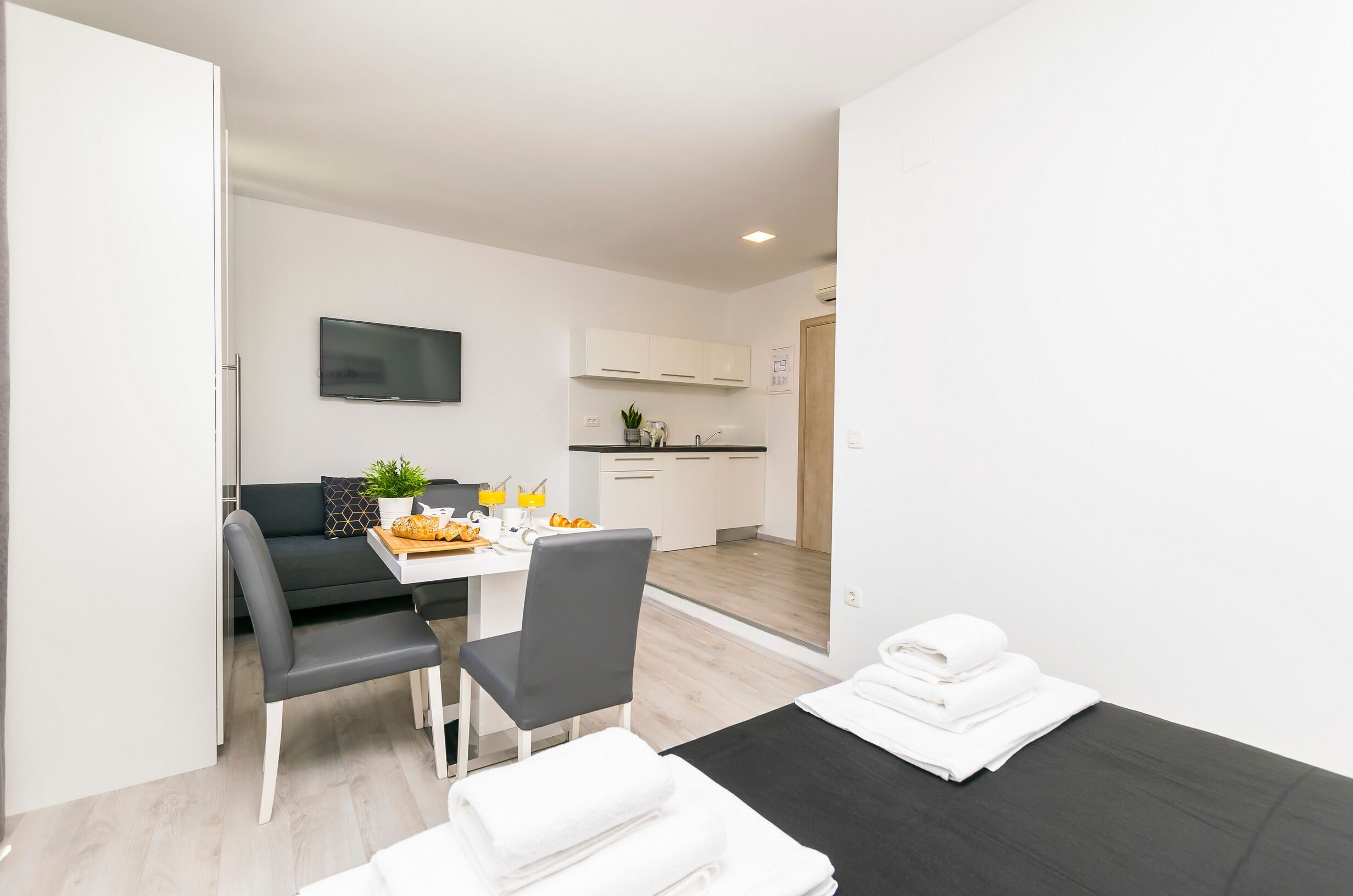 Studio (A2) | Cuisine privée | Réfrigérateur, plaque de cuisson, bouilloire électrique, grille-pain