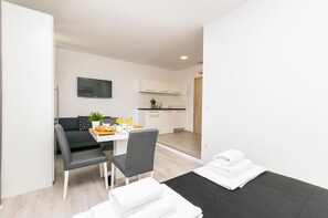 Studio (A2) | Private kitchen | Fridge, stovetop, electric kettle, toaster - Apartments and Rooms Adriatic Suites (Sibenik)