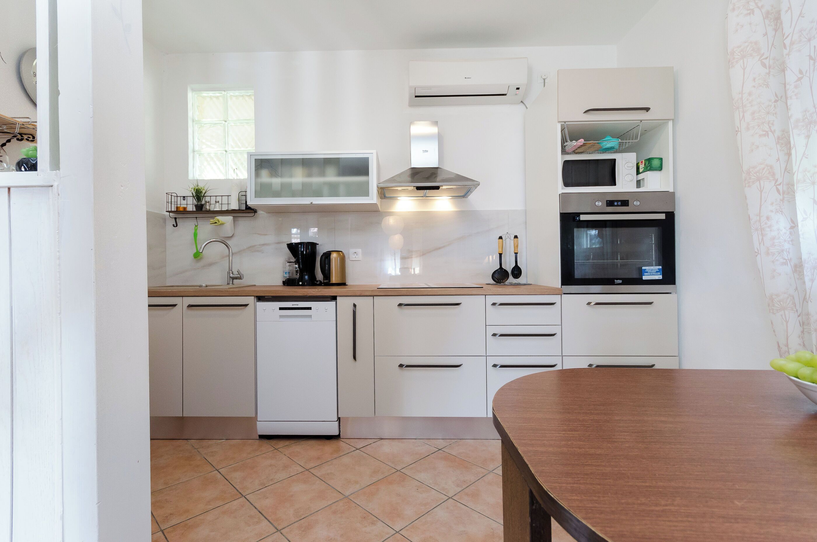 Apartment (A1) | Private kitchen | Fridge, microwave, stovetop, espresso maker