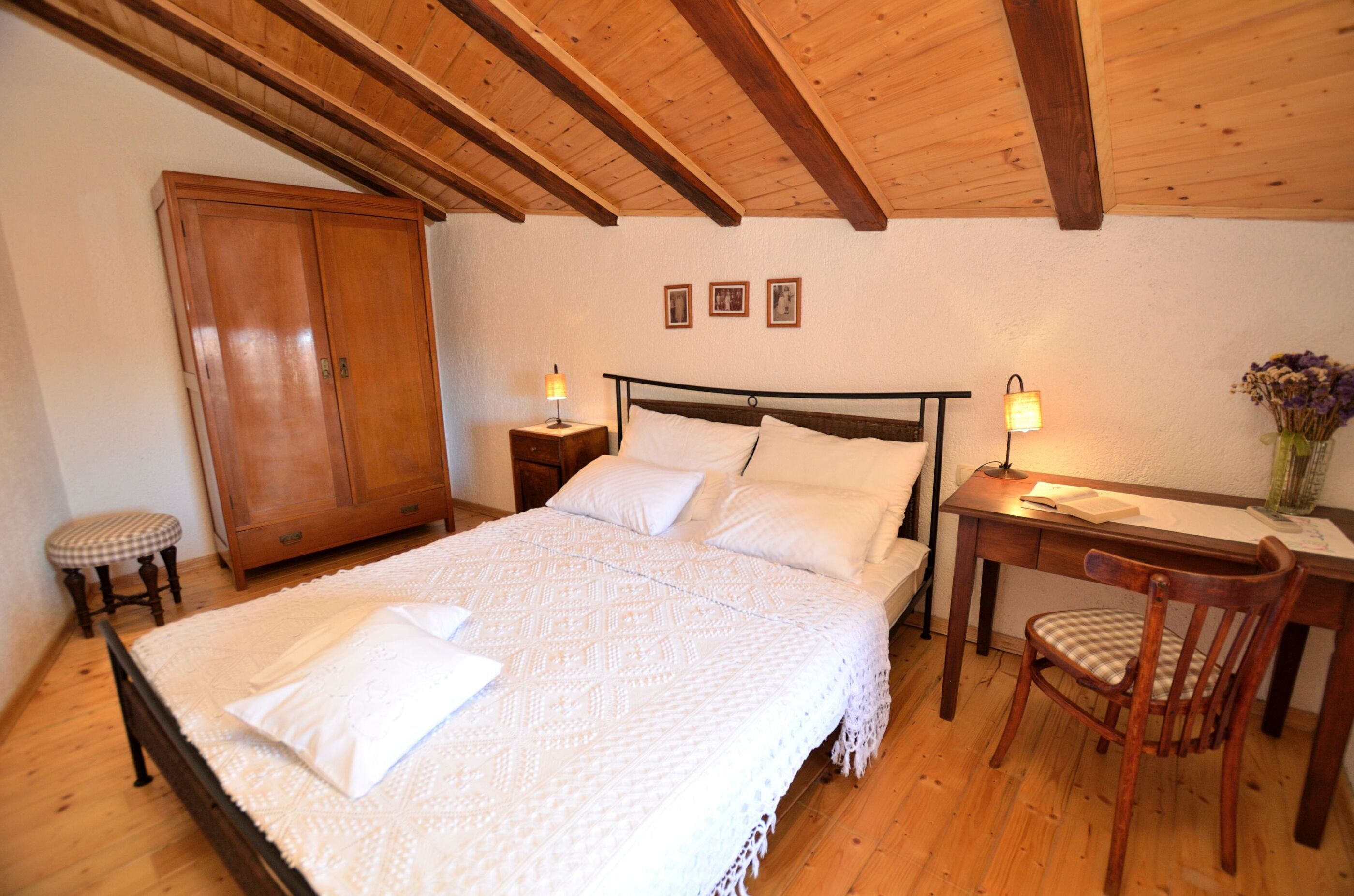 2 quartos, ferros/tábuas de passar roupa, Wi-Fi de cortesia