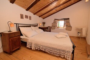 2 chambres, fer et planche à repasser, accès au Wi-Fi (inclus)