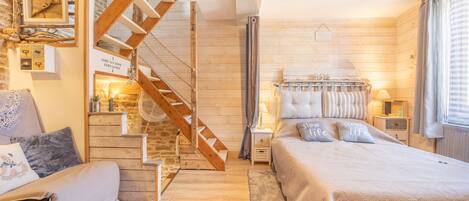 2 bedrooms, iron/ironing board, free WiFi