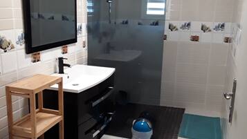 Shower, towels