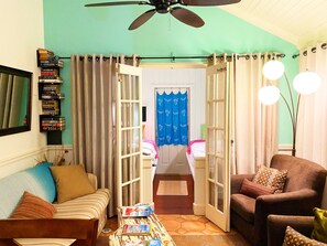 2 bedrooms, iron/ironing board, free WiFi, bed sheets