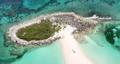 Caribbean Sea and Atlantic Ocean Views / Near Twin Cove Beach / Tropical Oasis