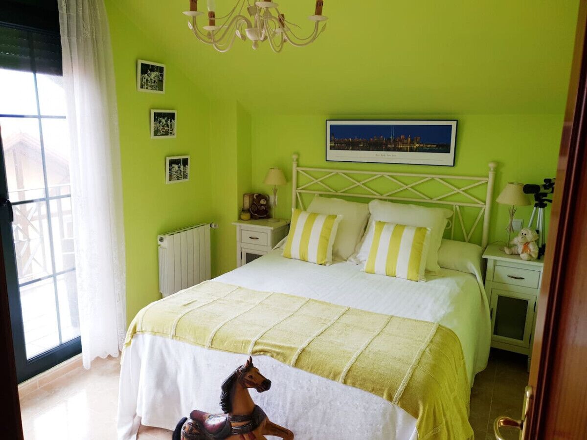 3 soverom, strykejern/-brett og sengetøy