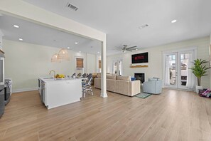 Interior - Destin House Pool +Hot Tub |5BR w/ Golf Cart for 6 (Destin)