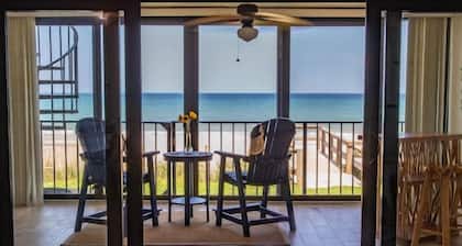 See, smell, hear, and feel the ocean in your backyard, just 10 steps away! 🌺