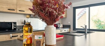 Rural family retreat - heated pool & kid friendly