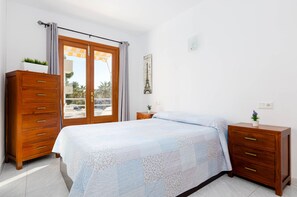 2 bedrooms, iron/ironing board, travel crib, free WiFi