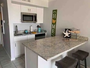 冰箱、微波炉、炉灶、洗碗机