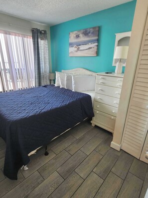 2 makuuhuonetta, silitysrauta/-lauta, ilmainen Wi-Fi, vuodevaatteet