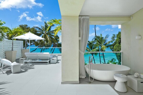 House, 5 Bedrooms | Property grounds