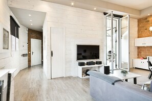 TV, stereo