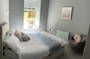 Apartment | 2 bedrooms, iron/ironing board, free WiFi, bed sheets