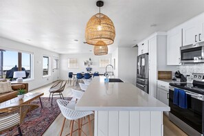 Fridge, microwave, oven, stovetop - Private Beach Walkover, Sunset Views & Room to Gather (Surfside Beach)