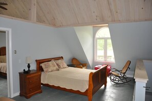 4 habitaciones, tabla de planchar con plancha y cuna de viaje