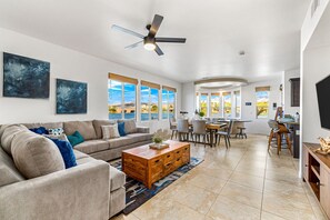 智能电视、电子游戏、桌上足球