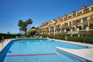 Pool - Sun all day double wide balcony with panoramic sea view (Marbella)
