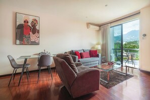 TV - Convenient Flat in Prime Location - Pubs and Rest (San José)