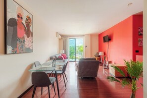 TV - Convenient Flat in Prime Location - Pubs and Rest (San José)