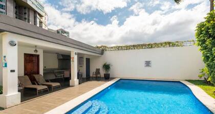 Stunning Flat Studio in Prime Location -300f to Restaurants+CIMA Hosp