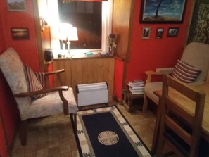 TV, books, music library, stereo