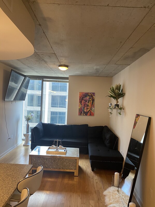 Älytelevisio, työhuone