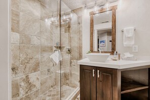 Combined shower/bathtub, hair dryer, towels - Elegance on Main Street with Private Hot Tub B202 (Park City)