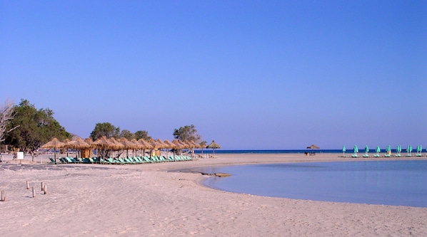 Beach nearby, sun-loungers, beach towels