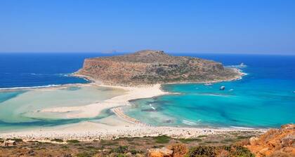 ★ Luxurious stone villa, totally private pool, peaceful, near sea, WiFi, parking