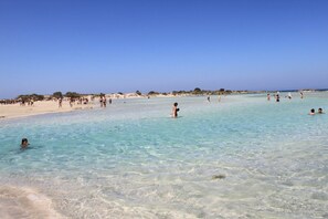 Beach nearby, sun loungers, beach towels