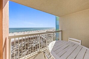 Outdoor dining - Harbour Place 313 (Orange Beach)