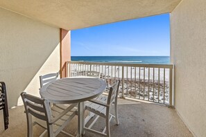 Outdoor dining - Harbour Place 313 (Orange Beach)