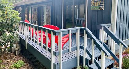 The Blue Lagoon on the 18th hole! Walk to pool, food, and golf!